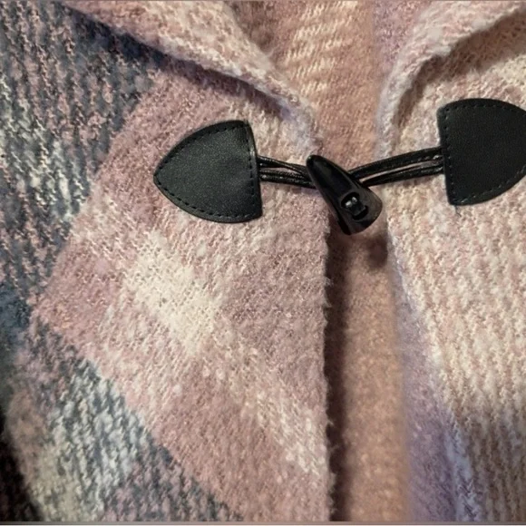 150: NWT OSFM Elegant Pink and Grey Plaid Cape - Picture 8 of 9